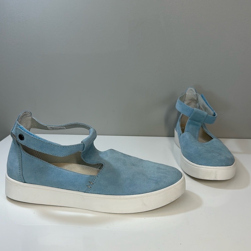 Spenco Indio Blue Suede T-Strap Sneakers Size 9